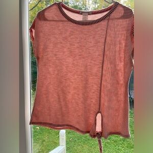 Rose white stripe shirt with side tie L Caution to the Wind. Pretty top no flaws